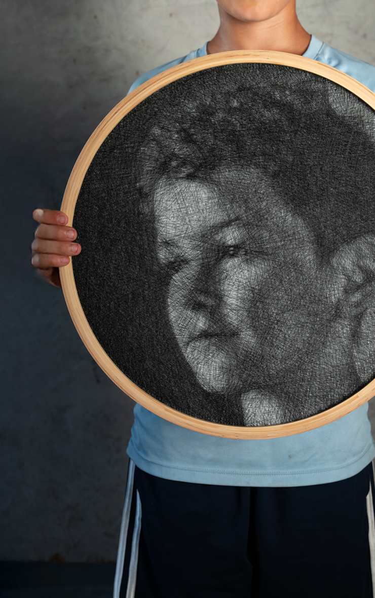 תמונה אחת. אלפי חוטים.